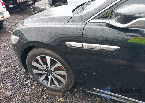 2017 Lincoln Continental Premiere z USA, uszkodzony, nr VIN 1LN6L9PK6H5607382